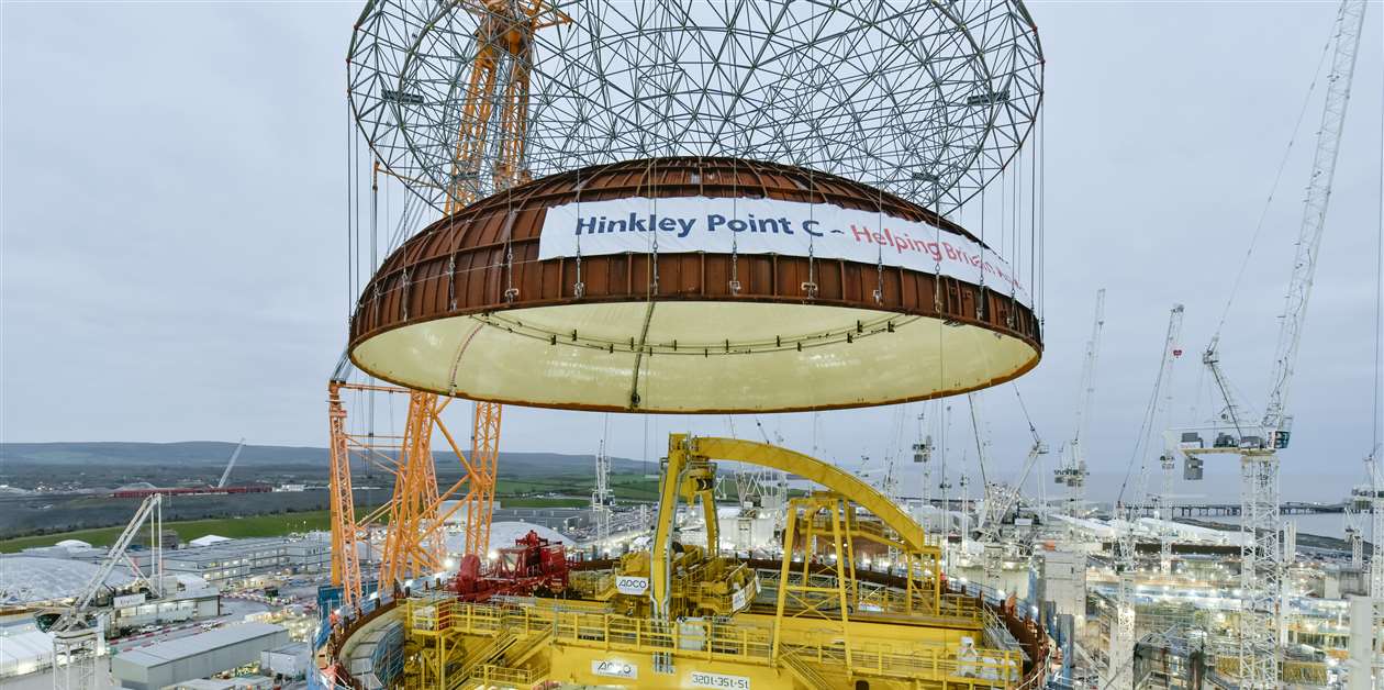 Video Big Carl Crane Lifts Dome For Hinkley Point Cs First Reactor