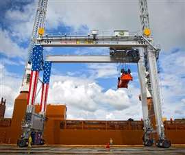 Konecranes’ 1,000th RTG crane was painted with a special US flag design to mark the occasion