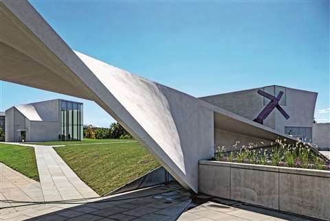 the-reach-kennedy-center-01-peri-300cmyk