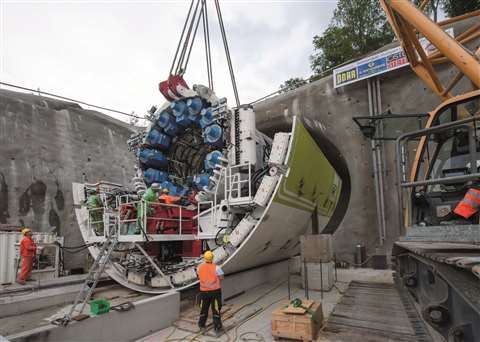 Bosslertunnel_TBMassembly