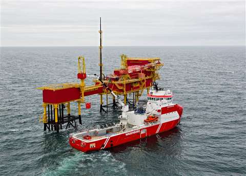 Barge-Master-BM-T40-motion-compensated-crane-on-Kroonborg-