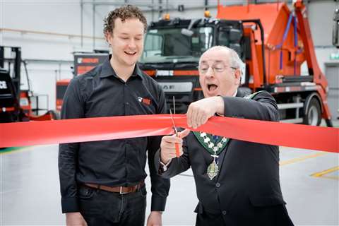 14366 047 grainge photography